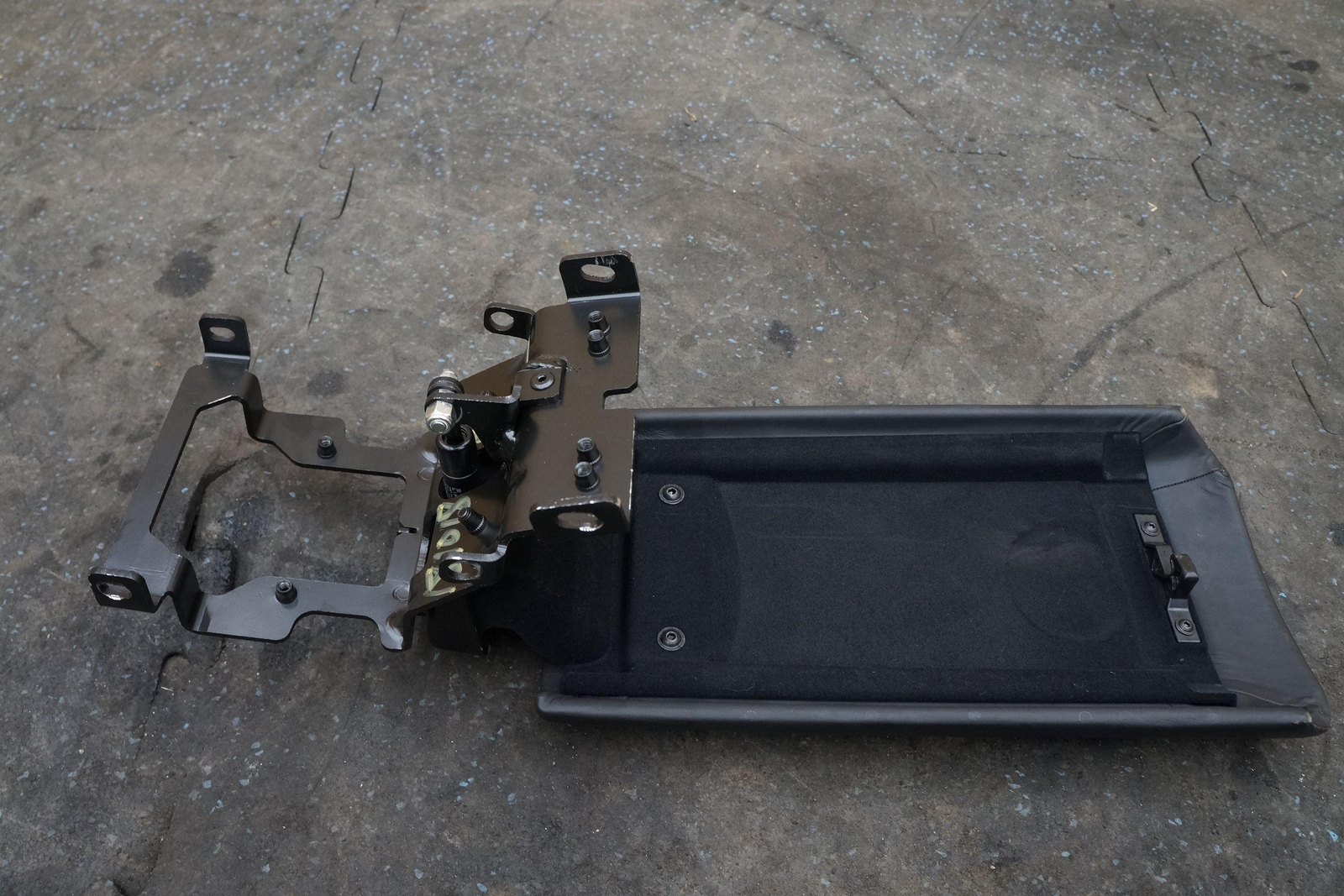 Center Console Armrest Tunnel Lid Cover Hinge Strut Ferrari California 2010