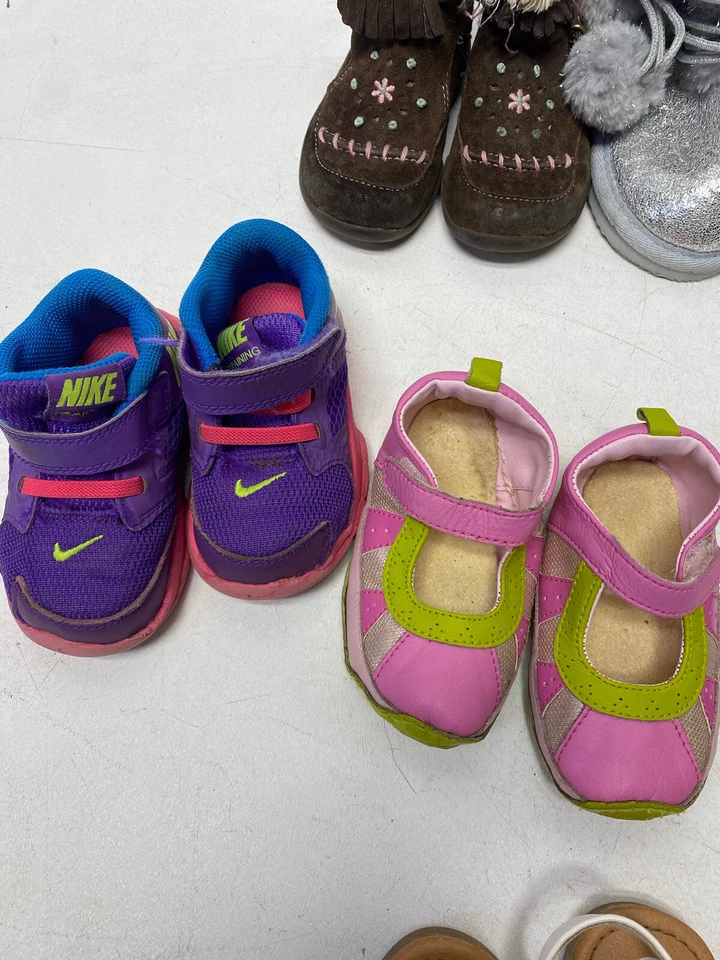 Niñas Niños Pequeños Zapatos Talla US 5 LoteA Paquete 11 Pares Nike Sandalias New Balance Foto 4 de 4