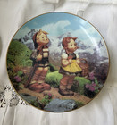 Danbury Mint M.I. Hummel Little Explorers Little Companions Porcelain Plate — photo 1