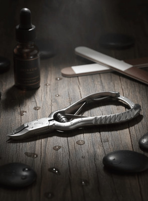 Nagelpflege vereinfacht: Die perfekte Lösung mit Sword Edge Premium Nagelzange
