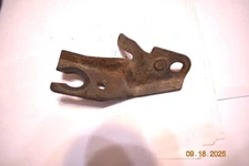 1971 72 73 chevelle carb accelerator cable bracket 326564