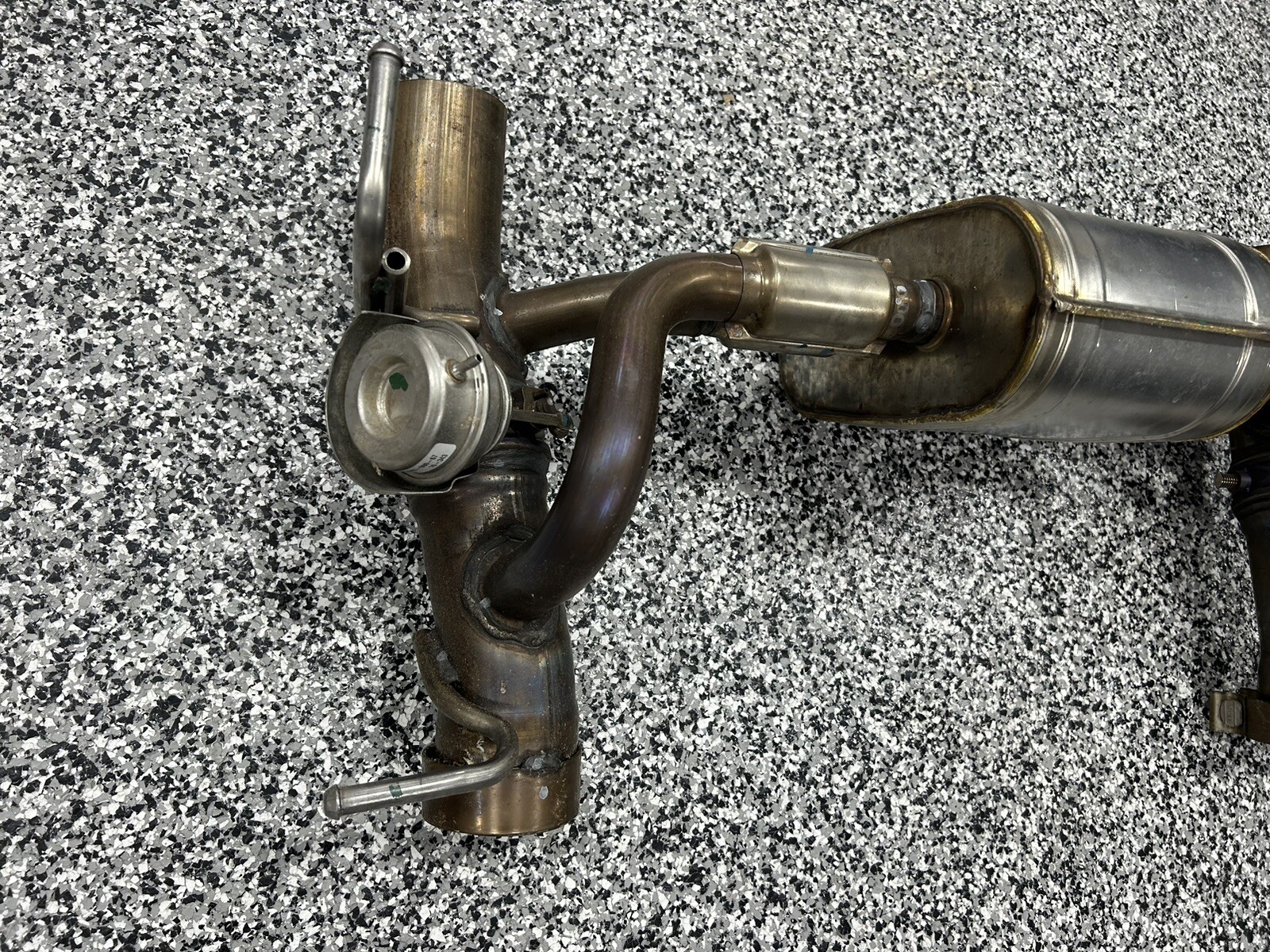 FERRARI 488 GTB 488 SPIDER REAR EXHAUST SYSTEM MUFFLER CENTRAL SILENCER OEM