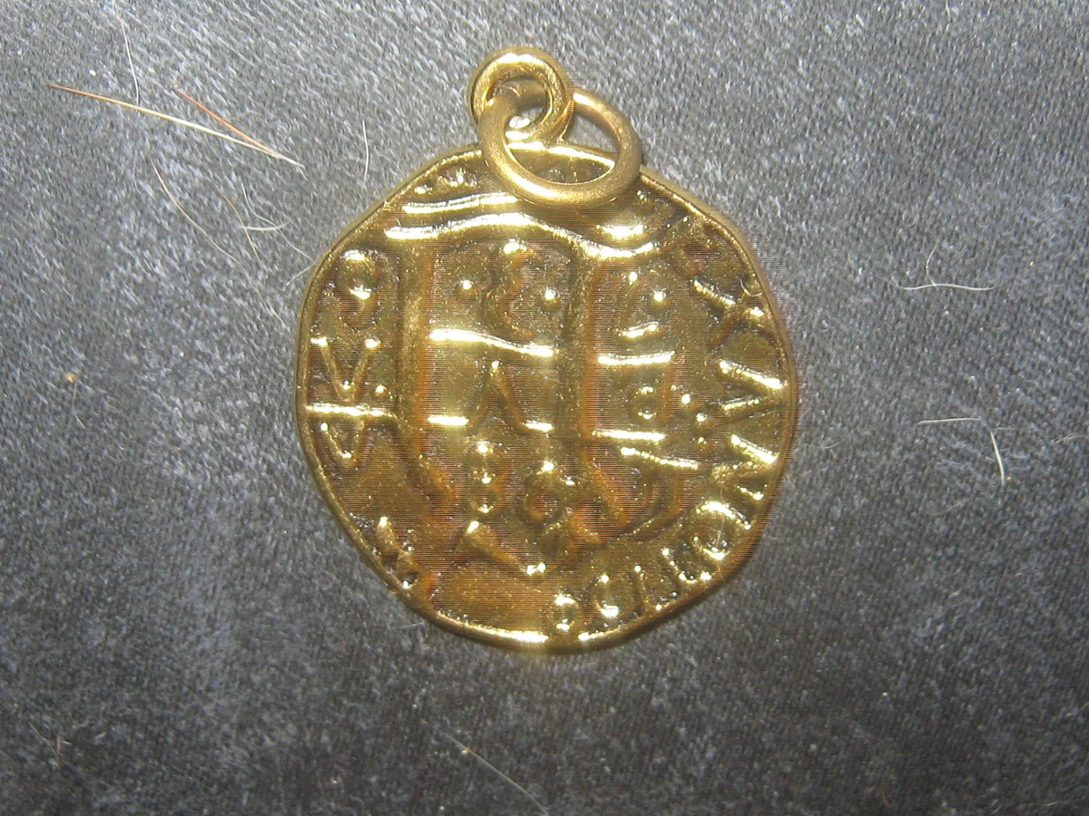 25MM Pewter Spanish Gold Tone Coin Pieces Of Eight Pirate Charm
