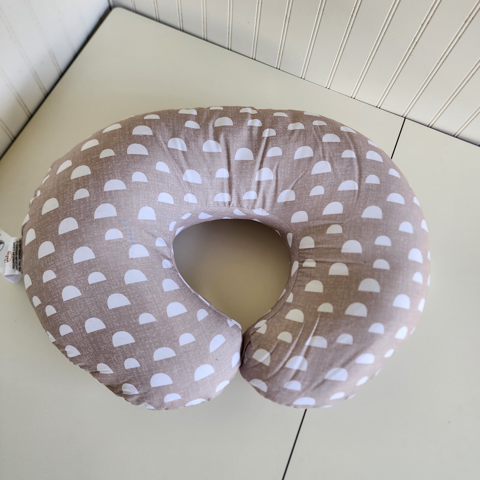 NWOT Boppy Feeding & Nursing Support Pillow with Beige White Pattern Cover-image