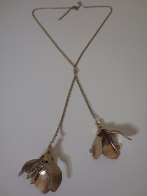 Ann Taylor LOFT Antique Gold Two Pronge Flower Pendant Necklace NWT $44.50