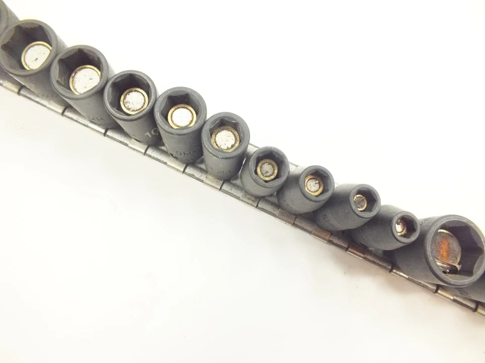 MAC TOOLS 18 PIECE 1/4" DRIVE SAE & METRIC MAGNETIC IMPACT SOCKET SET 6 POINT - Image 3 of 4