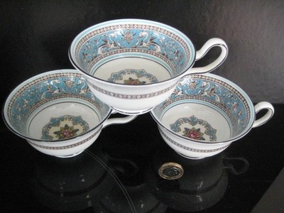 3 x WEDGWOOD FLORENTINER PFINGSTROSENFORM TEETASSEN NUR BONE CHINA HERGESTELLT IN ENGLAND