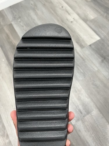 Brand New! Yeezy slides Onyx size 10 - Picture 2 of 2