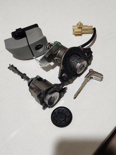 08-14 Lexus IS250 IS350 Is-f Sedan Front Left Door Lock Latch Actuator OEM main image 0