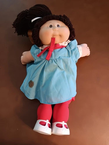 VTG 1986 Brown haired/eyed Cabbage Patch Kids girl blue dress red leggings