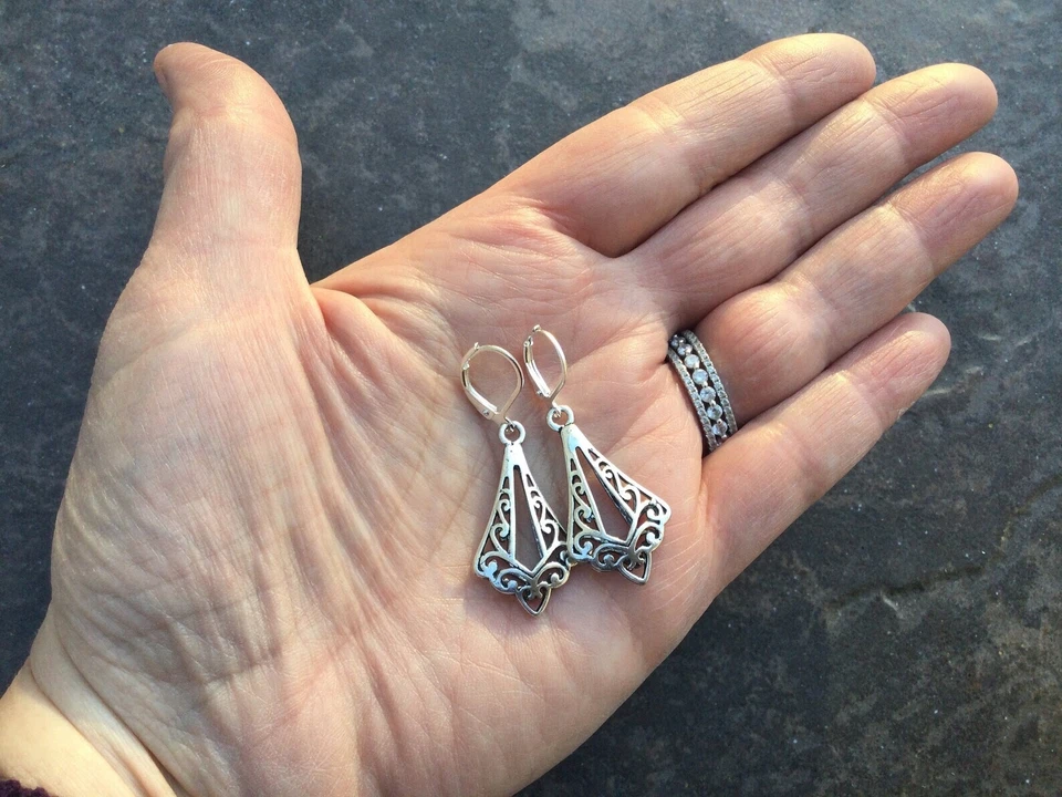 Brincos pendurados de filigrana de prata com alavancas de prata esterlina - Imagem 2 de 4