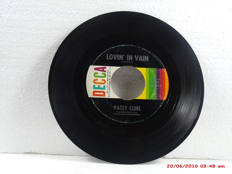 PATSY CLINE -(45)- I FALL TO PIECES / LOVIN' IN VAIN - DECCA RECORDS 31205- 1961 - Image 2 of 2