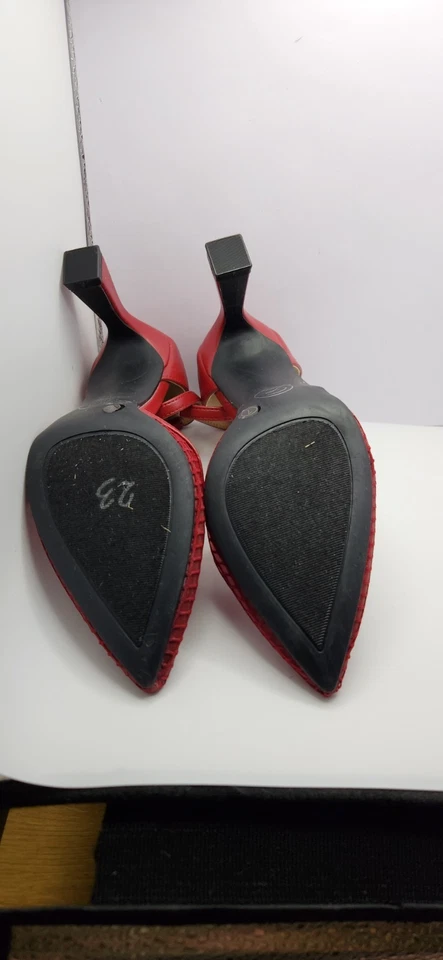 Tacones de lavandería chinos talla 7M usados muy buen estado rojos Foto 3 de 4
