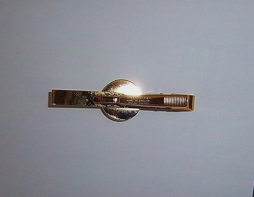 VINTAGE WEDGWOOD TIE CLIP RARE LYRE BLACK ON CANE JASPERWARE - UNUSED & BOXED - Picture 5 of 8