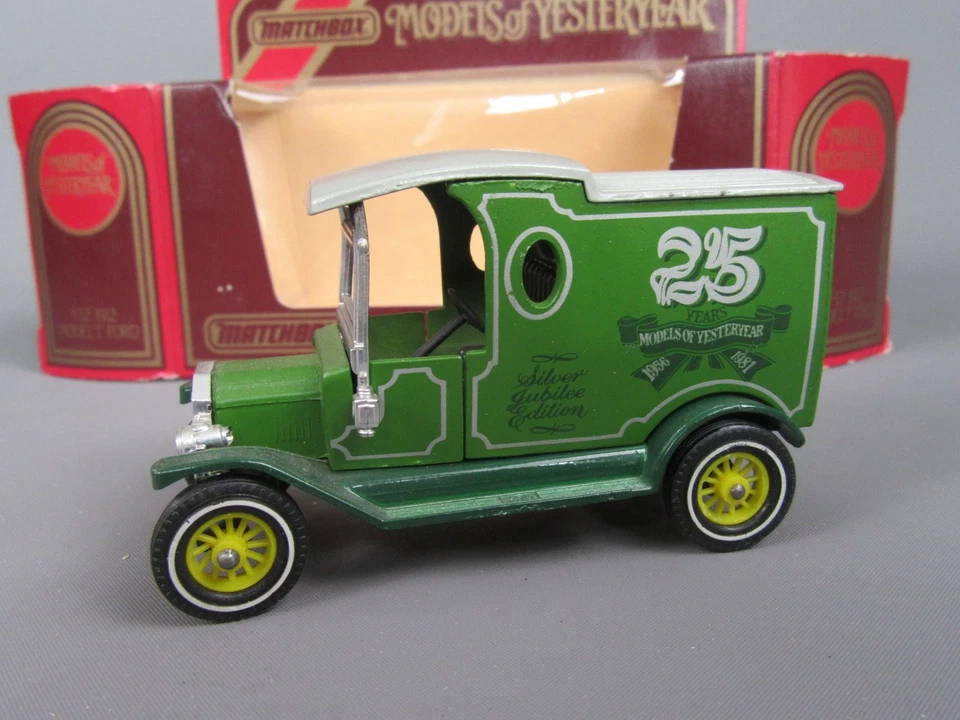 C985 Matchbox Modelle Of Yesteryear Y-12 Ford T 25 Years Silber 1912 IN Ovp - Bild 2 von 4