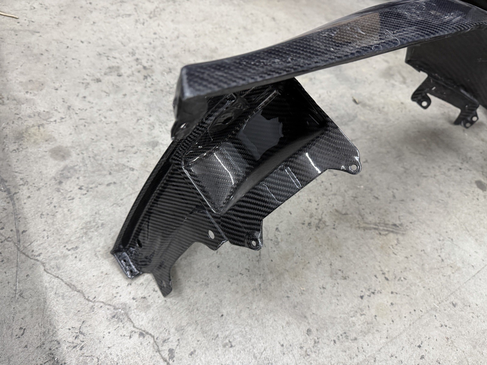 LAMBORGHINI AVENTADOR CARBON FIBER FENDER DRIVER LEFT SIDE