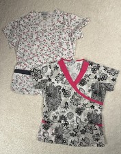 UA Scrubs Shirt Women XS White Patterned Cotton Floral V-Neck Medical Top Lot of