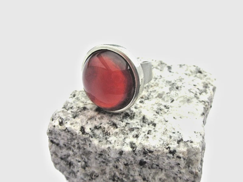 Toller Ring mit "Orange" rund Capiz Muschel in Harz v Culture Mix - Bild 3 von 3