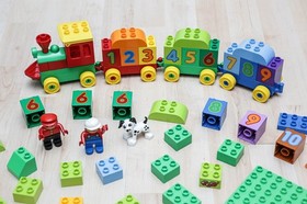 Lego Duplo Number Train with lots of accessories, building blocks, spares (#10558) Train