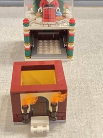 LEGO 40233 Santa Snow Globe Set Christmas Holiday Retired 100% Complete 2016