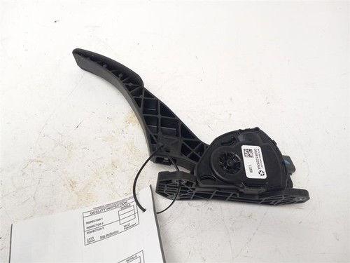 2009 CHRYSLER TOWN COUNTRY GAS PEDAL - Picture 4 of 9
