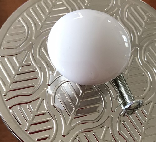 8-Amerock GUARDIAN White Gloss 1-1/2 In. Cabinet Knob Model: BP76209-3 made USA - Picture 4 of 4
