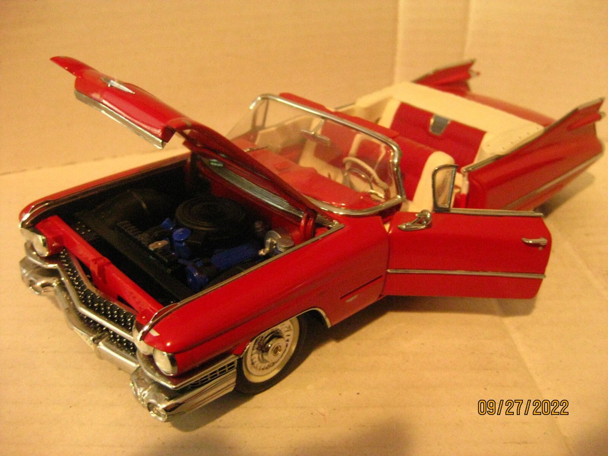 1959 CADILLAC SERIES 62 CONVERTIBLE 1/25 SCALE DIECAST BY