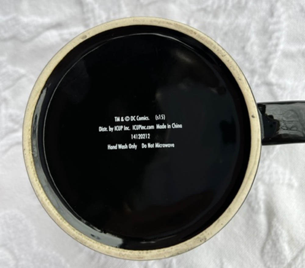 DC Wonder Woman Mod Iridescent Insignia, 20 oz I-CUP Glass MUG, Black & Red NEW