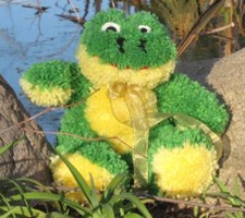 FROG 36111 MCG Textiles Huggables LATCH HOOK KIT new