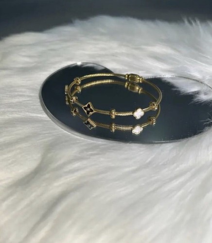 Armreif Armband 14 Karat vergoldet schwarz Kleeblatt Edelstahl Magnetverschluss - Bild 7 von 7