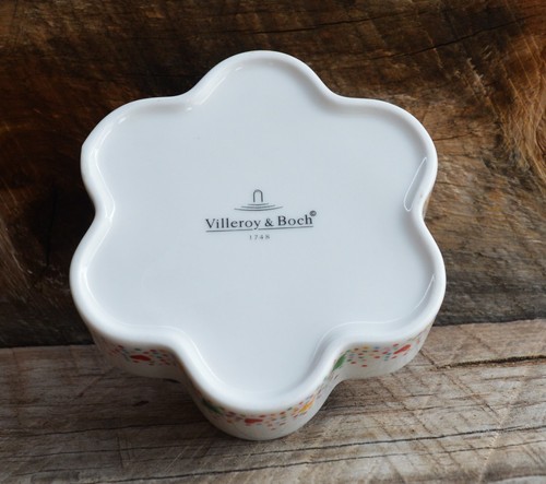 Villeroy & Boch 1748 Flower Shaped Trinket Dish Christmas Holiday Holly Design - Picture 5 of 10