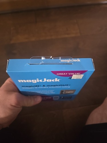 MagicJack Home Unlimited Local and Long Distance Calling VoIP Phone Adapter - Photo 5/5