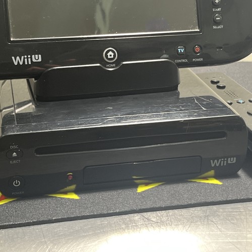 Nintendo Wii U Gamepad and Console WUP-101 With Cables-32gb - Picture 4 of 8