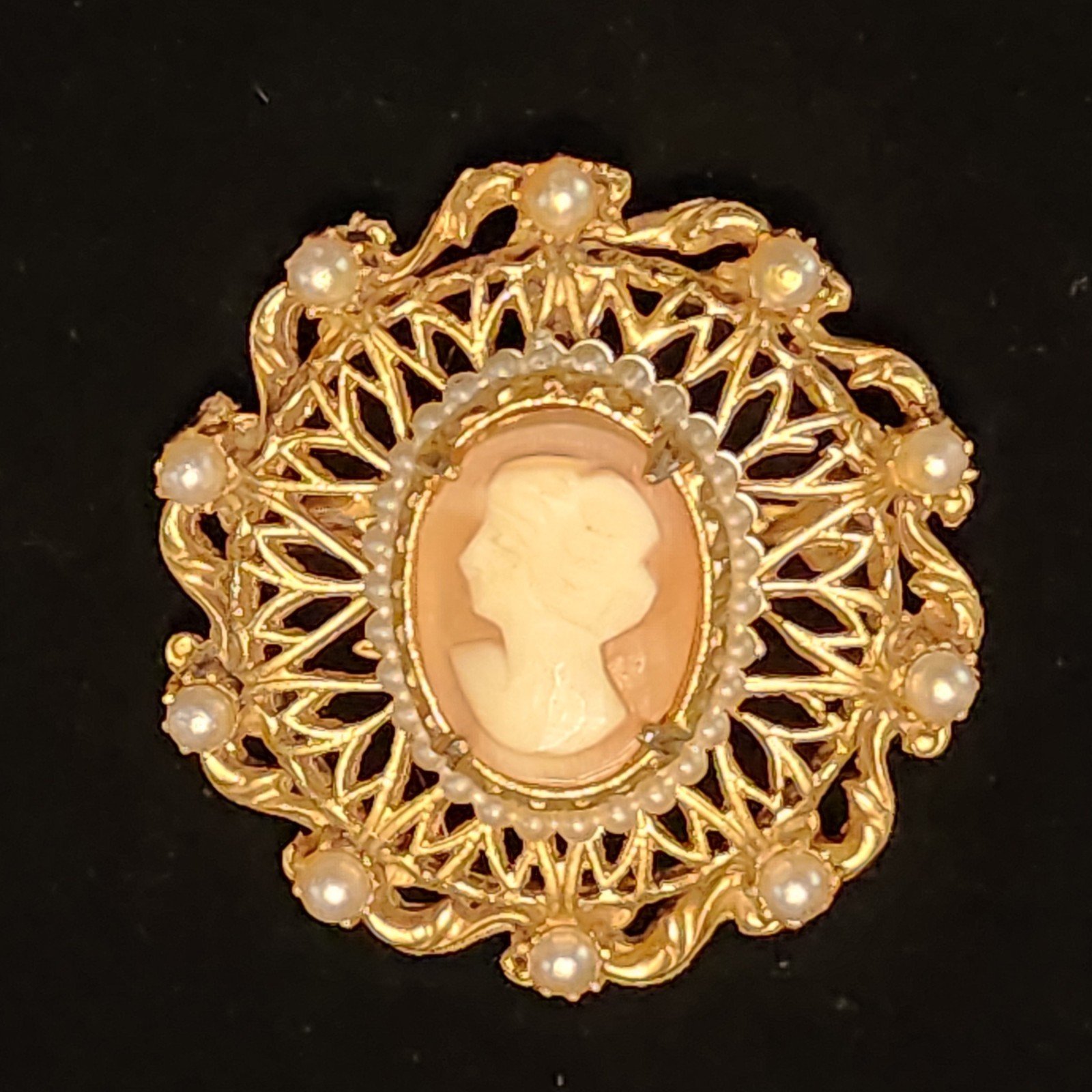 Florenza Brooch Pin Pendant Goldtone Cameo Faux Pearl Costume Jewelry