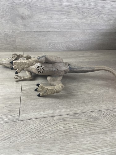 Jurassic World Allosaurus Extreme dinosauro danni figura posabile suoni 17" - Foto 4 di 6
