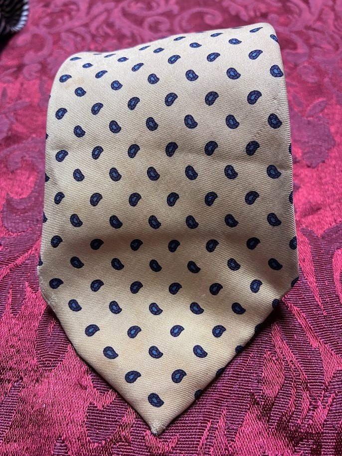 FERRELL REED FOR DIMENSIONS Cream and Navy Micro-Paisley All Silk Tie image 3