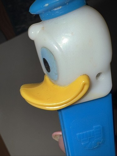 PEZ DISPENSER Lot of 6 includes Bugs Bunny, Donald Duck, Witch, 2 Santa’s - Picture 4 of 6