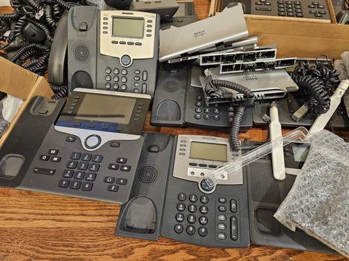 LOT OF 17 Cisco IP Phones & 3 Key Expansions POE LCD VoIP w/ Phones AS SHOWN - Picture 6 of 10