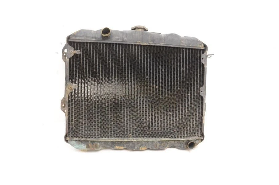 1975-1978 DATSUN 280Z FAIRLADY L28 RADIATOR ASSEMBLY Foto 2 de 4