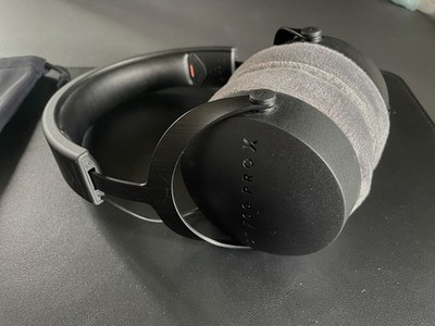 Beyerdynamic DT 700 PRO X Kopfhörer geschlossen in fast unbenutztem Zustand
