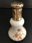 LAMPE BERGER en porcelaine signée Pillivuyt PY avec motif dorures de fleurs 70's