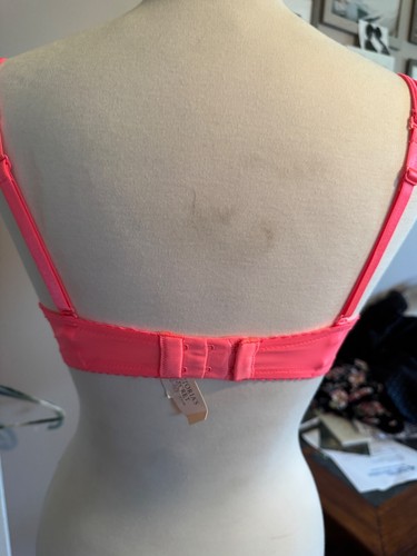 Victoria Secret Bra, 36D, New With Tags, purchased for 55.00 - Picture 3 of 4
