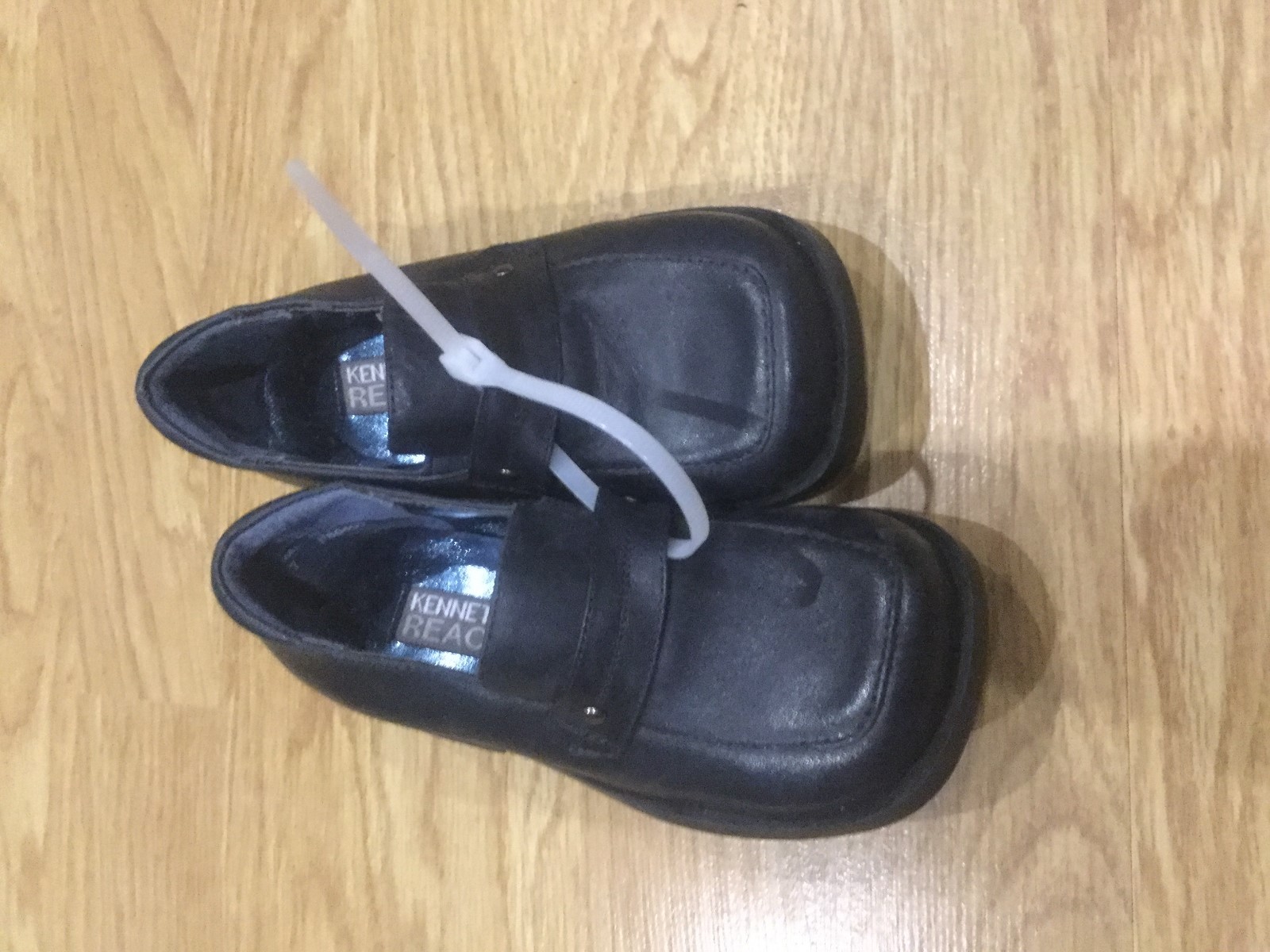 EUC KENNETH COLE REACTION BABY TODDLER 7 MED BLACK PATENT DRESS GIRL SHOES