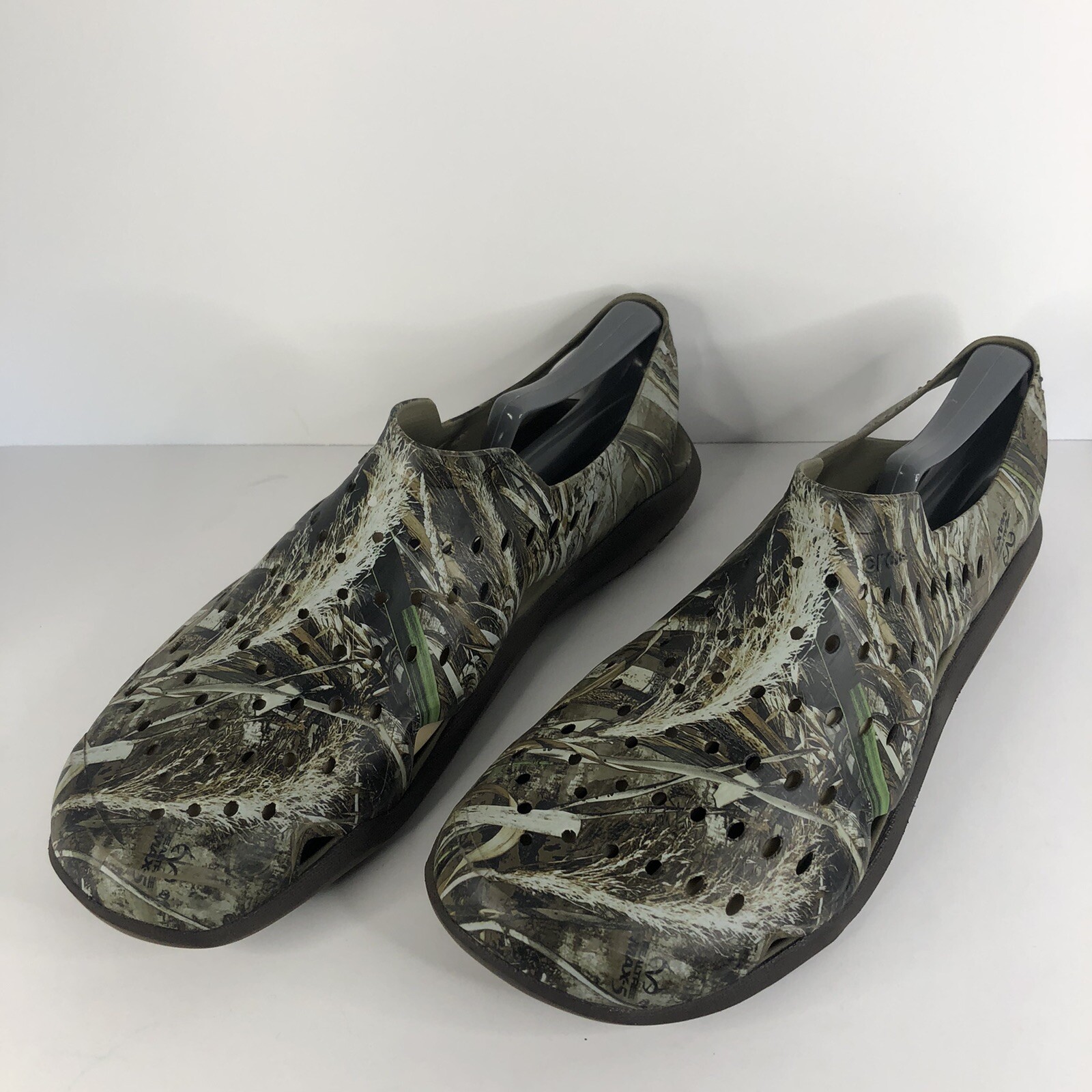 max 5 camo crocs