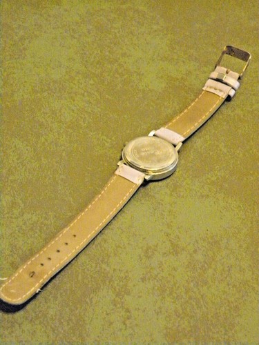VINTAGE TWEETY BIRD QUARTZ WRIST WATCH BY CAITS NOT TESTED NEEDS BATTERY USED 3W - Picture 4 of 5