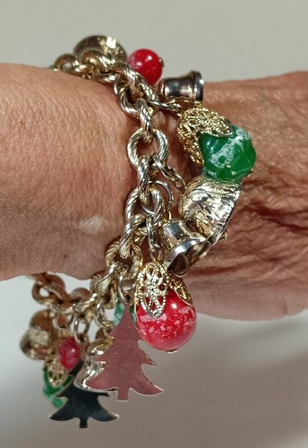 Vintage Christmas Charm Bracelet 6 1/2" Gold Tone Dangle Trees Bells Ornaments - Picture 2 of 2
