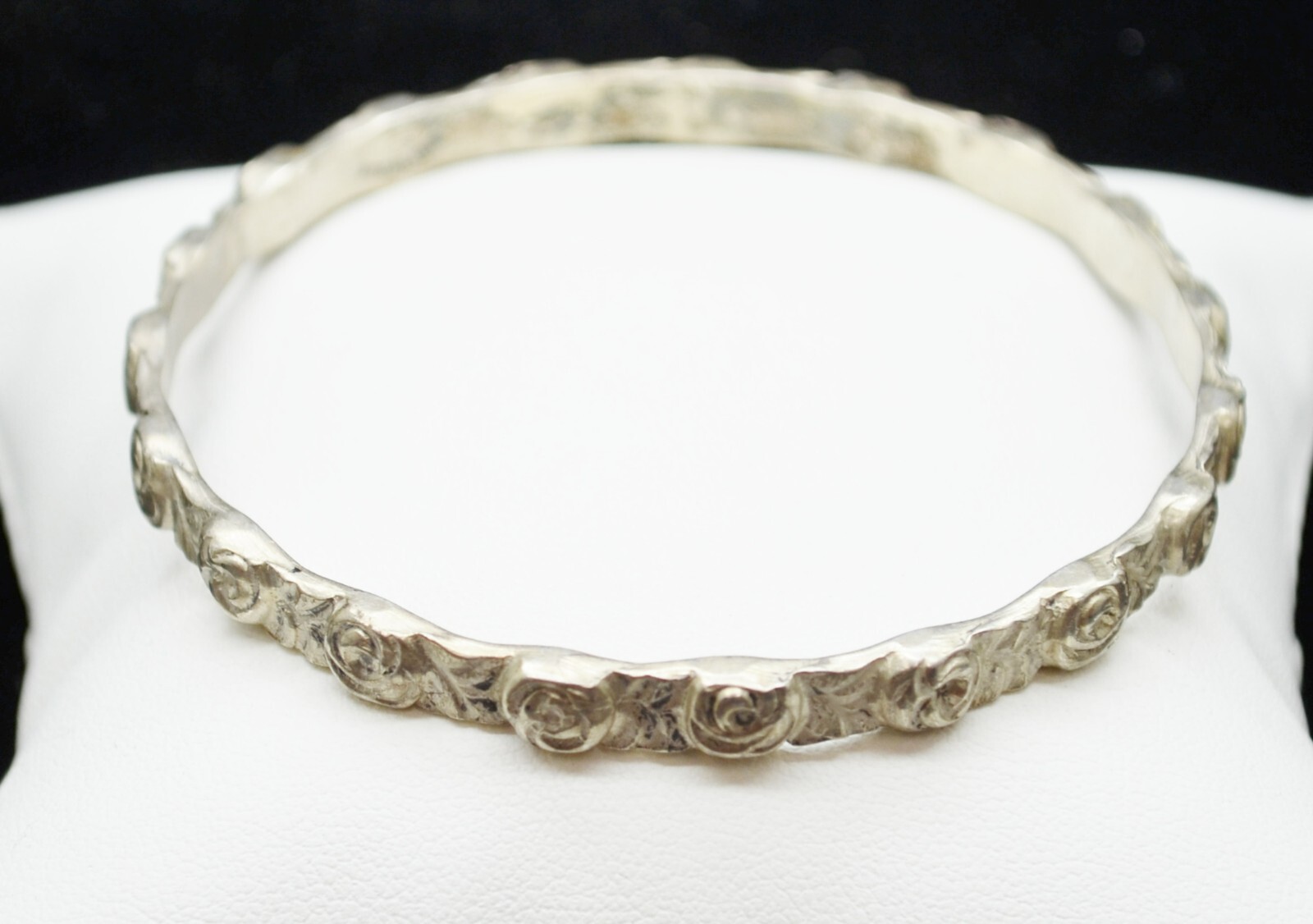 Sterling Silver Beautiful Flower Pattern Cuff Bra… - image 1