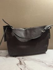 Borsa a mano Le Camp italiana in pelle di ciottoli marrone. Fodera colore nero Italia