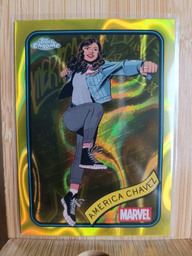 Topps Chrome Marvel 2025 - American Chavez - Yellow Lava No. 153