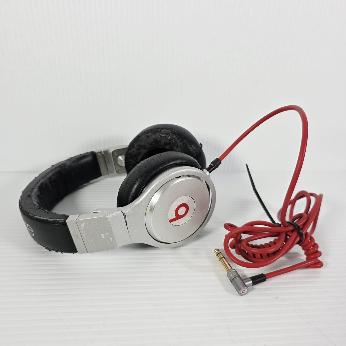 Monster Beats by Dr. Dre Pro Beats Over the Ear Headphones Silver